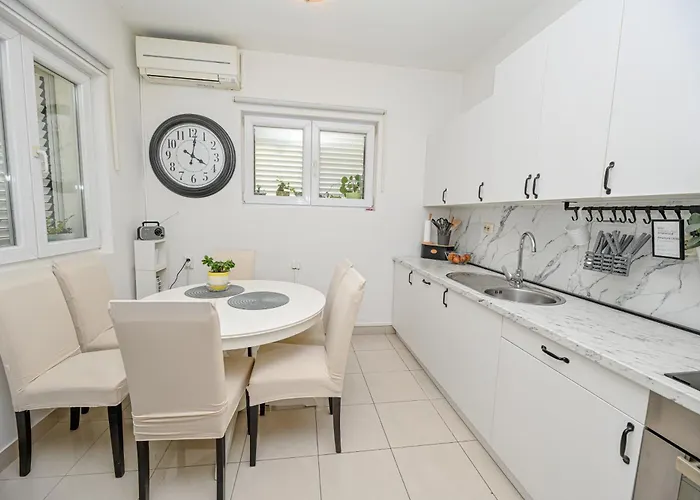 Amarena 023 Apartment